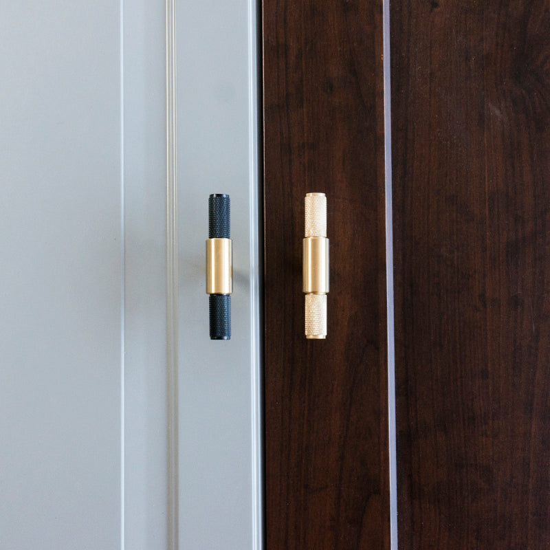 Simple knurled brass furniture closet handle