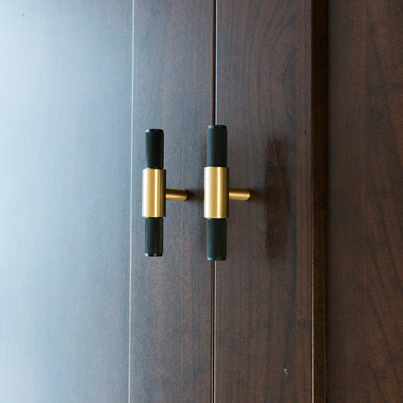 Simple knurled brass furniture closet handle